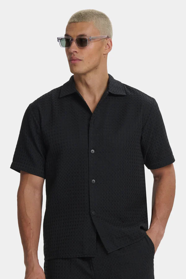 THE PRANZO BLACK SHIRT