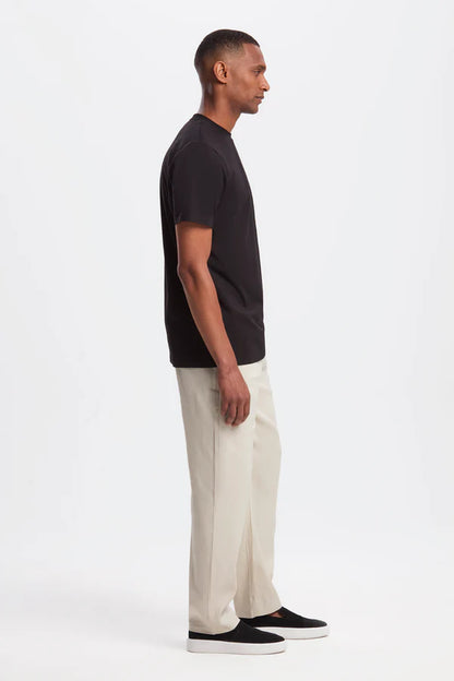 THE REGULAR BLACK T-SHIRT