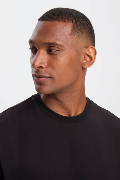 THE REGULAR BLACK T-SHIRT