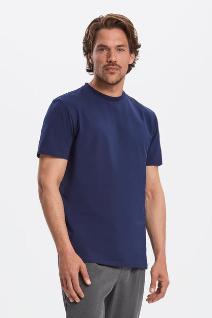 THE REGULAR NAVY BLUE T-SHIRT
