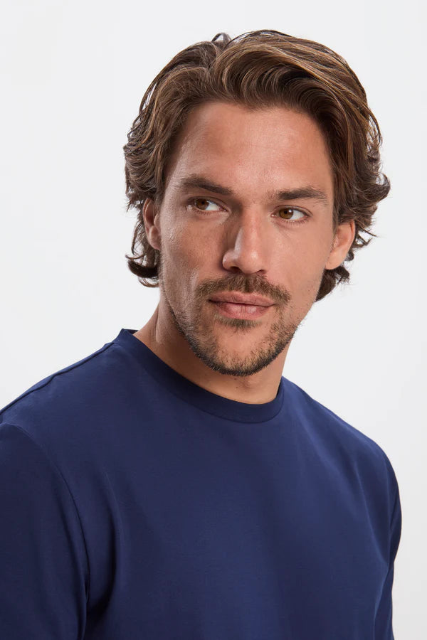 THE REGULAR NAVY BLUE T-SHIRT