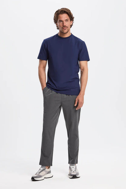 THE REGULAR NAVY BLUE T-SHIRT